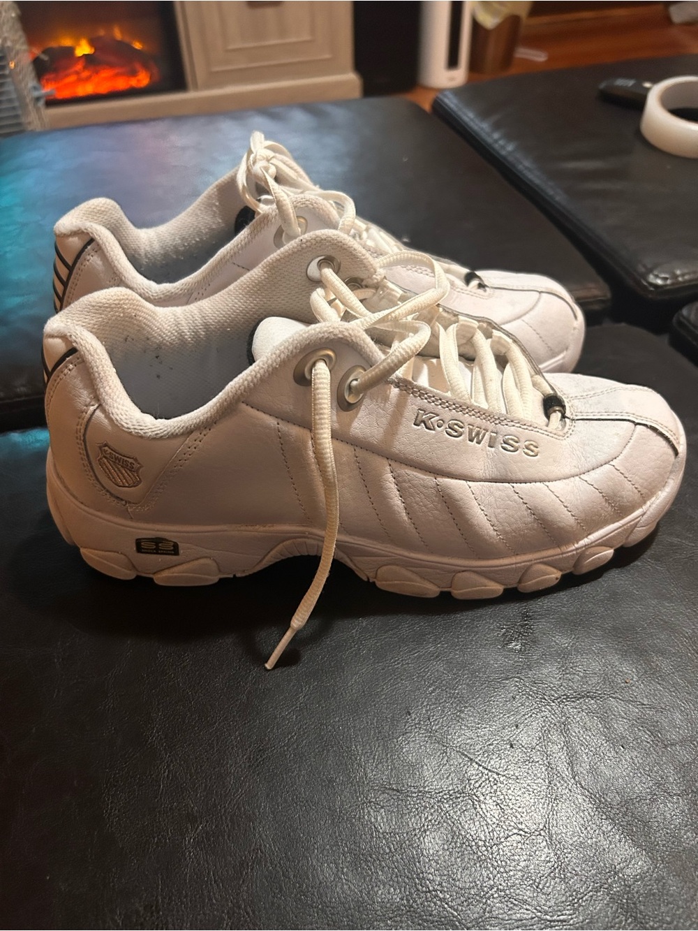 LIKE NEW! K-Swiss White Leather Sneakers